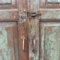 Armadio in teak verde anticato 85X39H157 