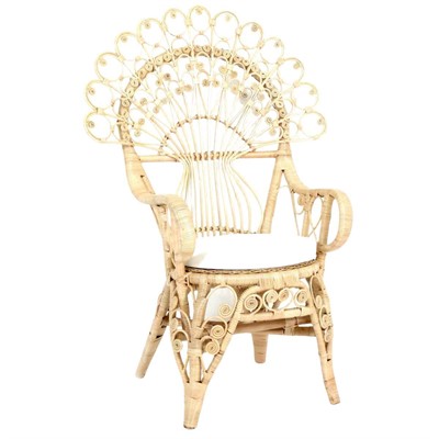 Poltrona pavone in rattan 85X60H122 